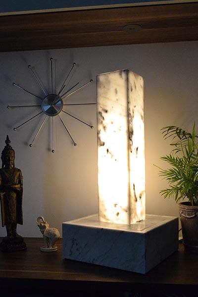 lichtbrunnen-romantic62x30carrara-marmor02