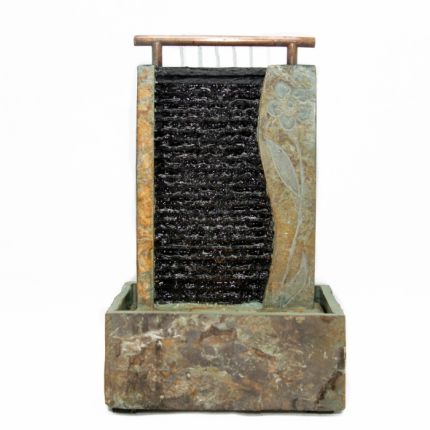 Schieferbrunnen Wasserwand Guo